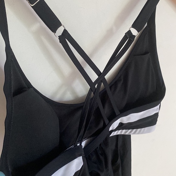 Women's Stripe Triangle U-Neck Elegant Tankini black and white Top, Size L - Picture 4 of 9